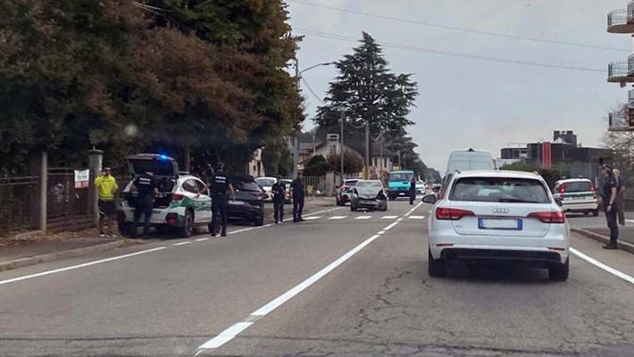 Scontro fra due auto in via Milano, ferita una donna - La Stampa