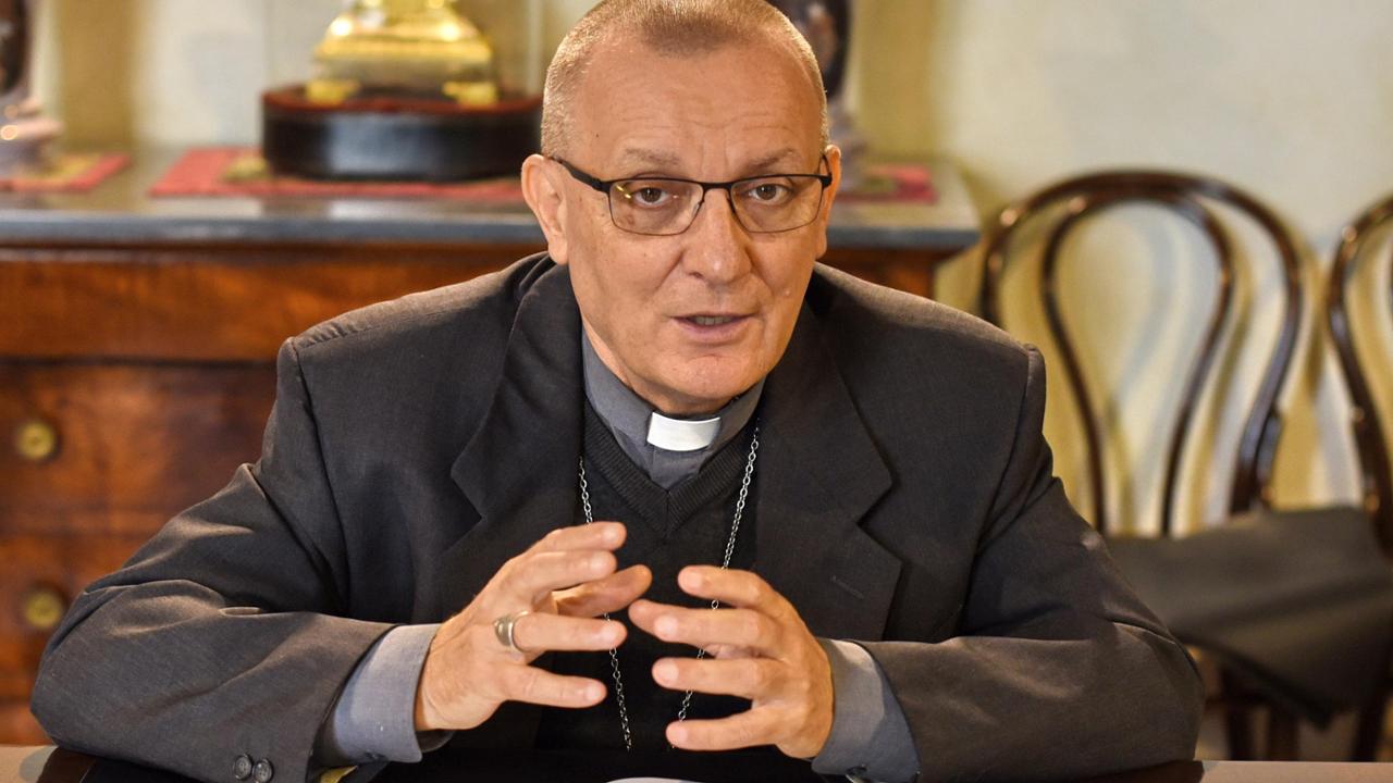Il vescovo Prastaro di Asti: “Serve tempo per riflettere su un progetto