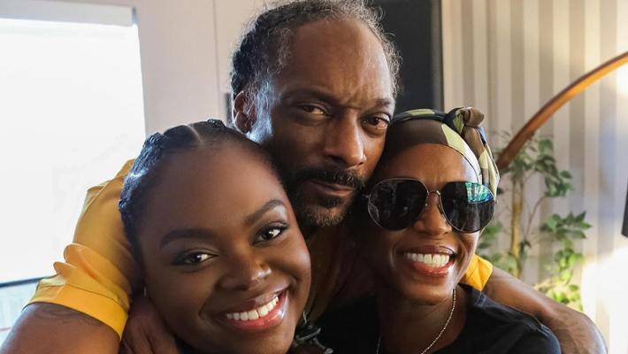 La figlia di Snoop Dogg vittima di un grave ictus a soli 24 anni: “Cosa ho  fatto per meritarmi questo?” - La Stampa