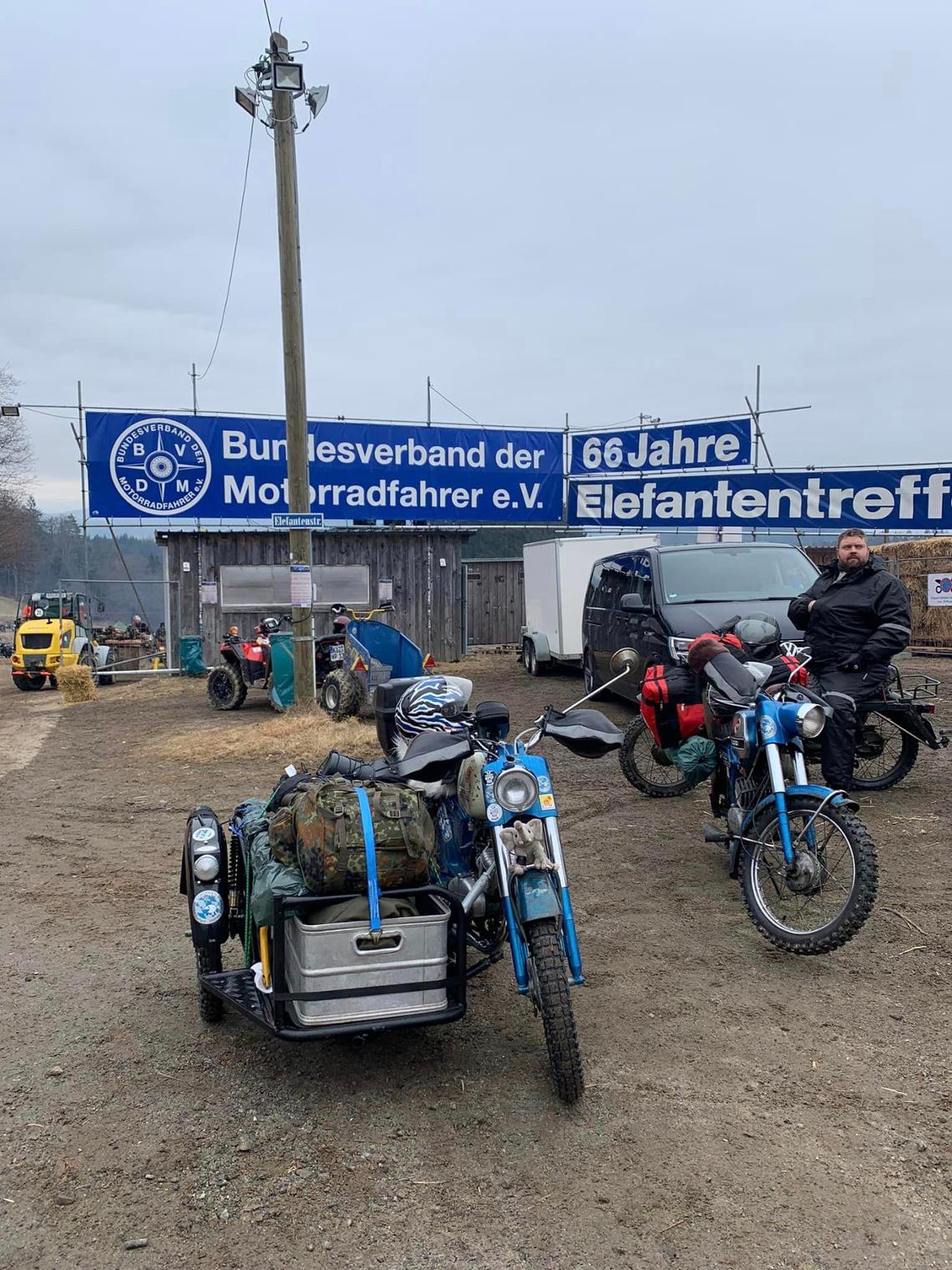 2 Médailles Raduno Moto – Madonnina Dei Centauri 1999 Et 2001
