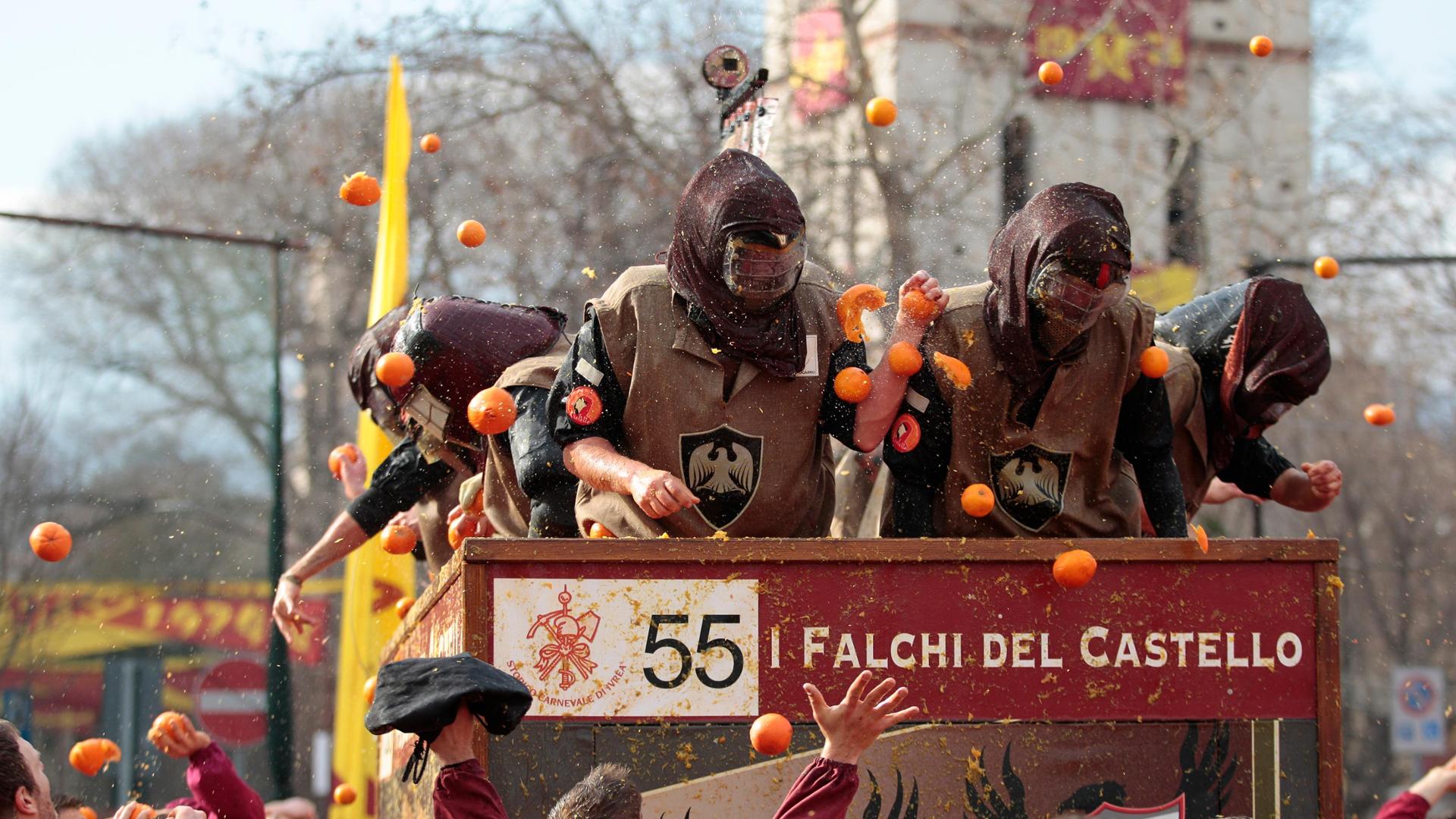 Battaglia delle arance a Ivrea: quanto costa, come arrivare e come non