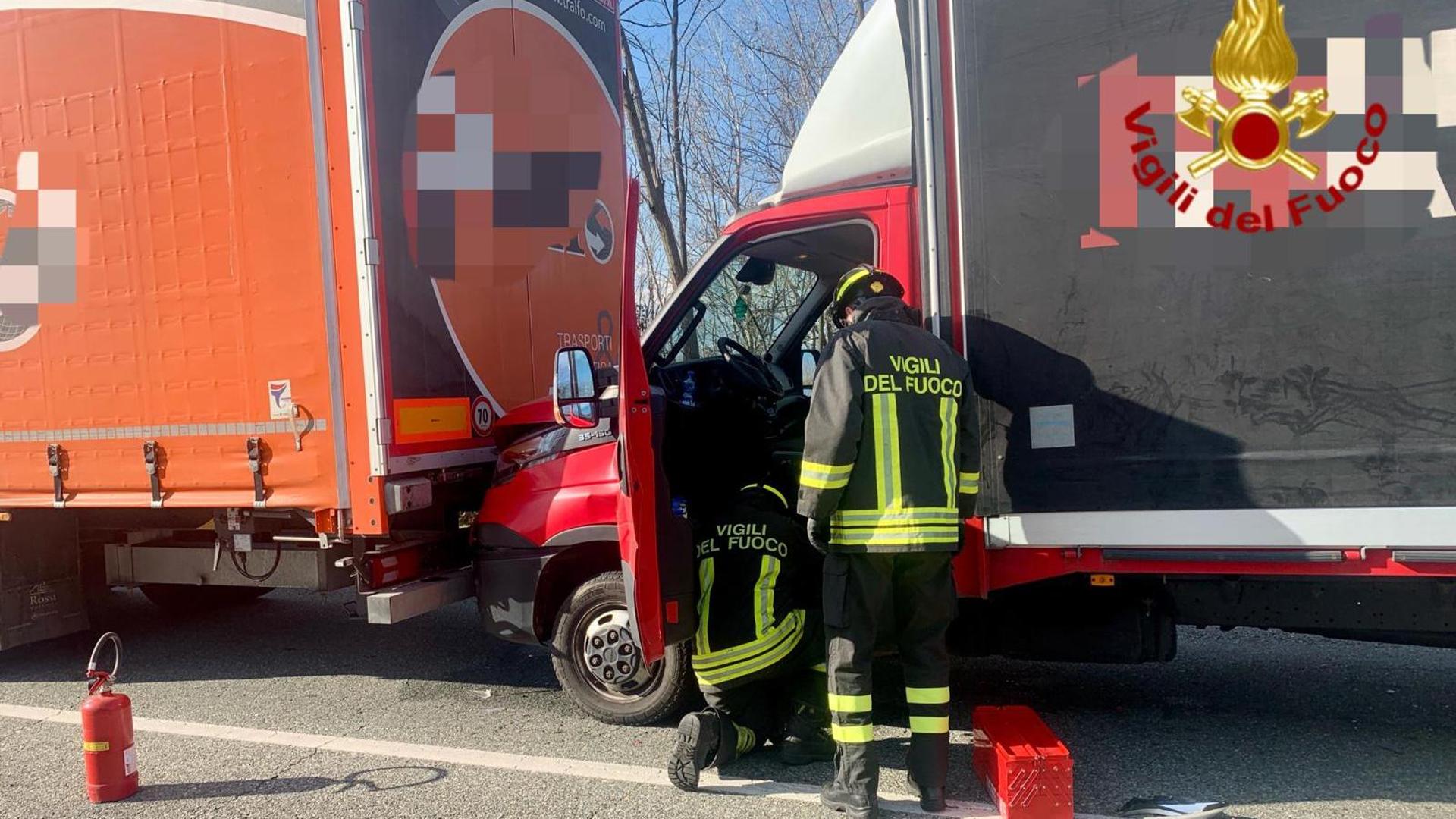 Verrone, un Tir e due furgoni coinvolti in un tamponamento a catena ...