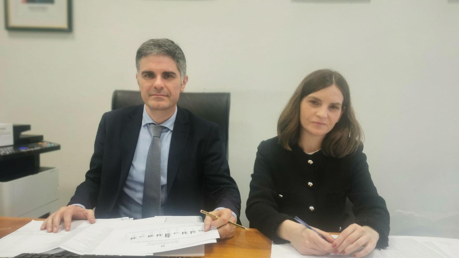 40 punti di moquette per aule, colorati cerchi per classe, forniture