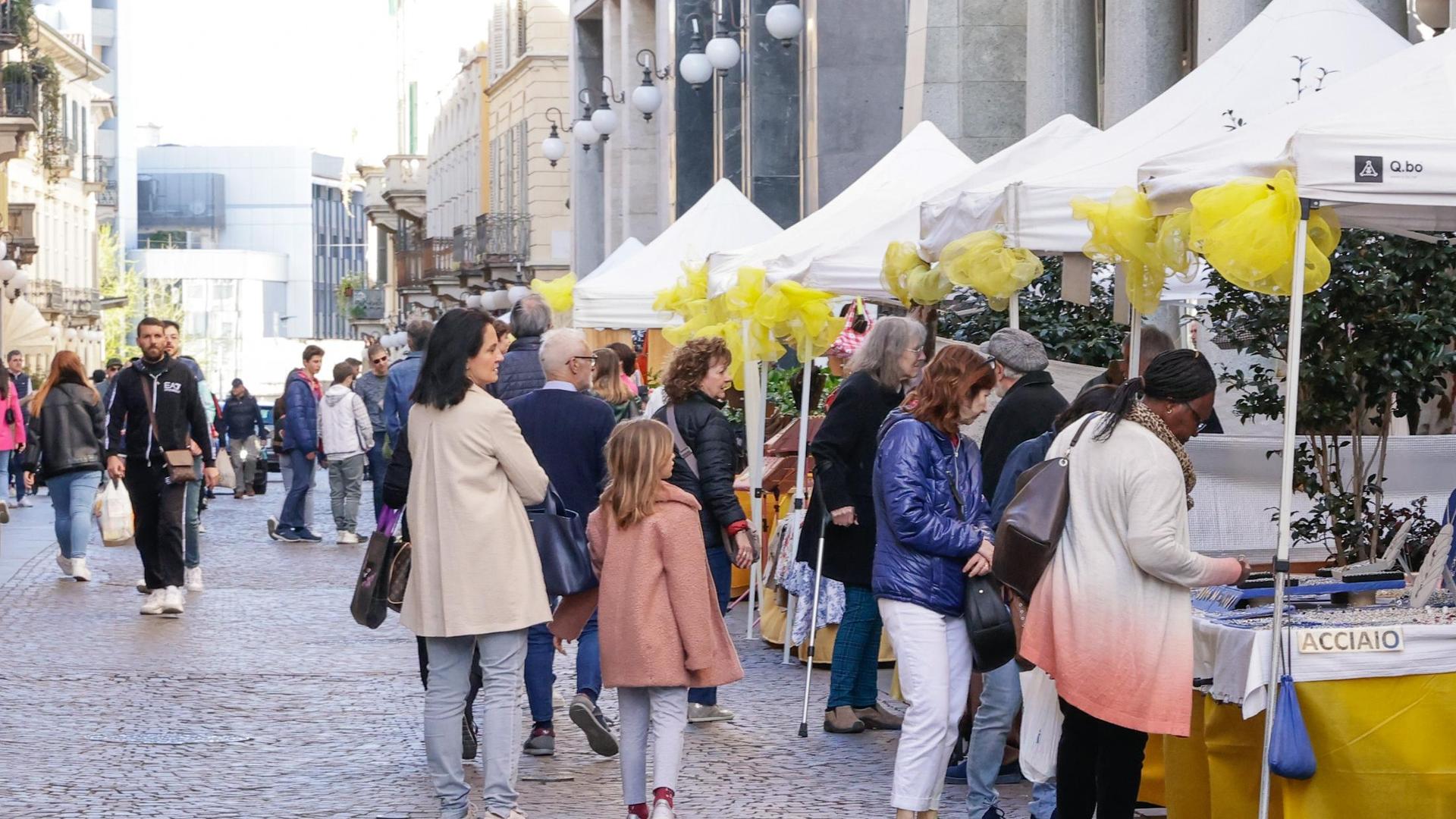Torna nel centro di Novara lo shopping a cielo aperto, mix di qualità e ...