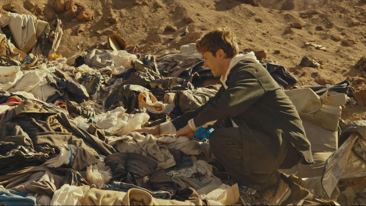 Discarica di Atacama “Qui la fast fashion diventa spazzatura” - La Stampa