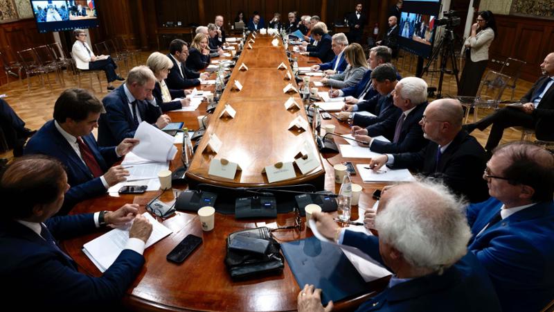 “Decreto Primo Maggio: le opposizioni abbandonano la commissione, è PANTOMIMA sui contratti pirata!”