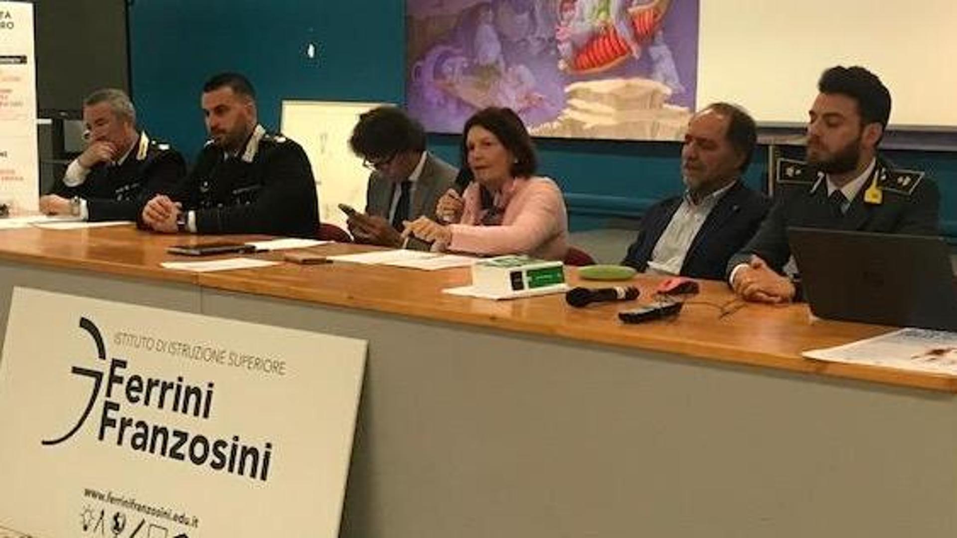 Verbania, legalità e vita quotidiana: lezione all’istituto Ferrini ...