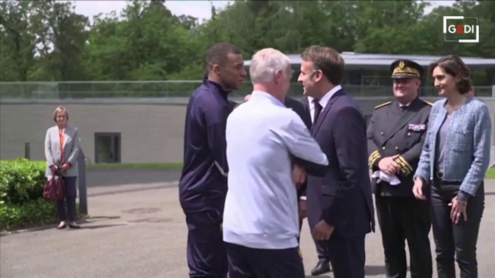 Calcio, Mbappé firma con il Real fino al 2029: lo aveva anticipato al ...