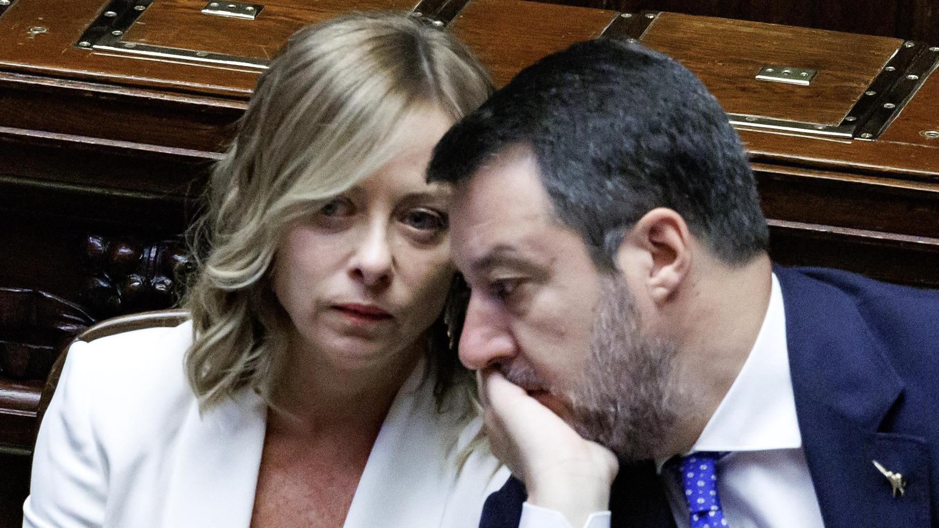 Gli ultimi dilemmi di Meloni, le chiamate a Von der Leyen. “Troppe