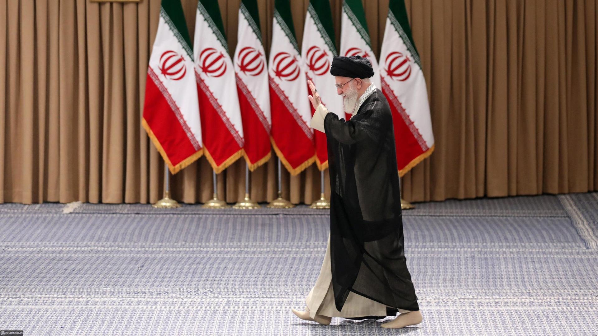 イラン、活動家がX点の罪で有罪判決