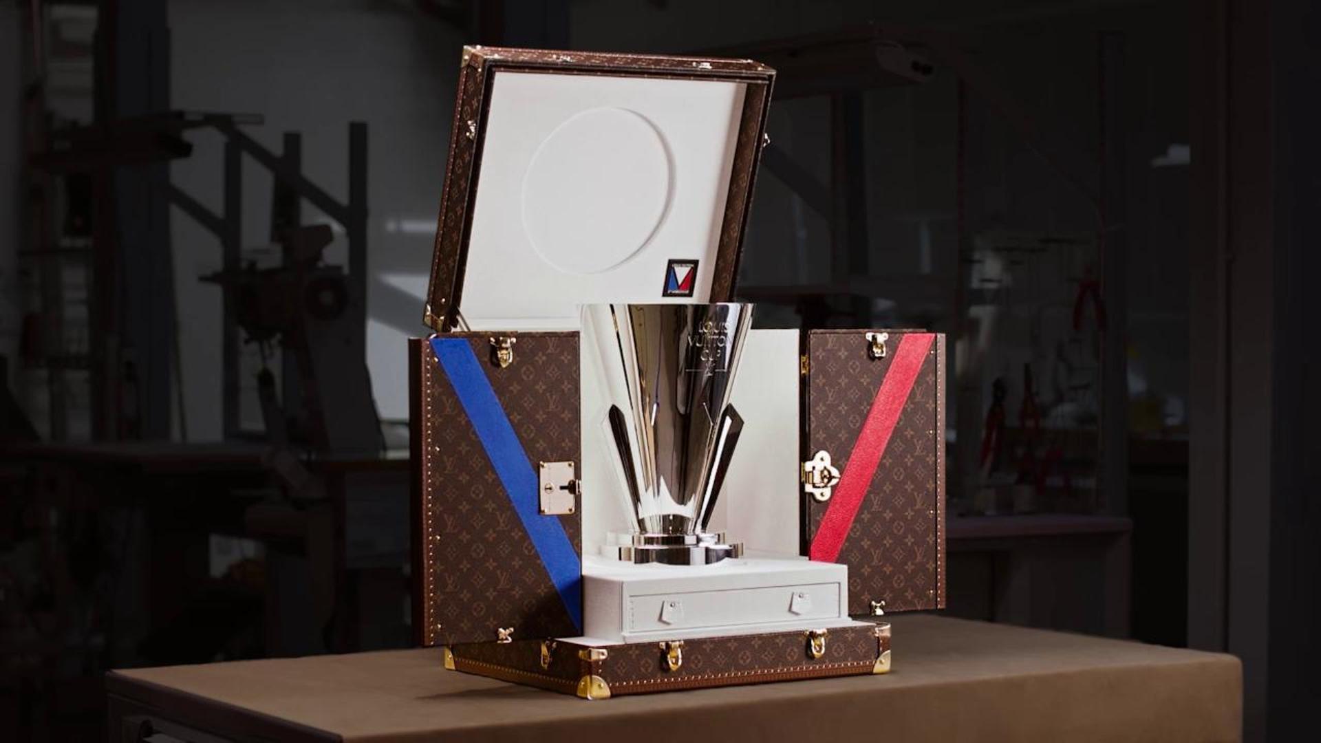 La storia della Louis Vuitton Cup in un baule - La Stampa