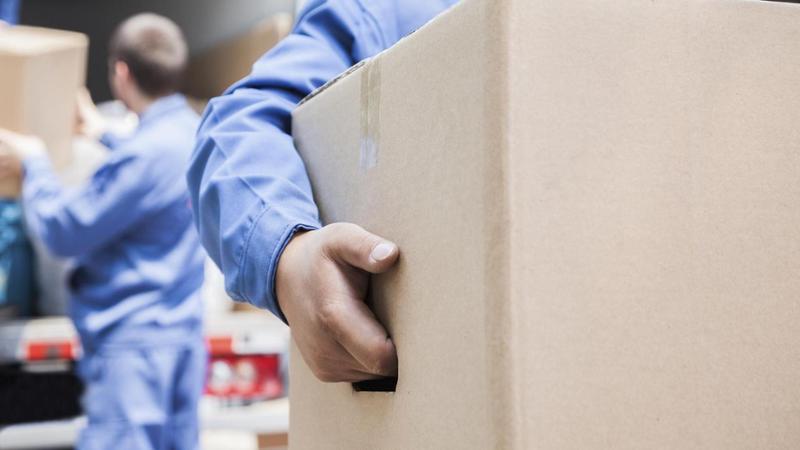 Addetti alle consegne, braccianti e infermieri: ecco i lavori del futuro