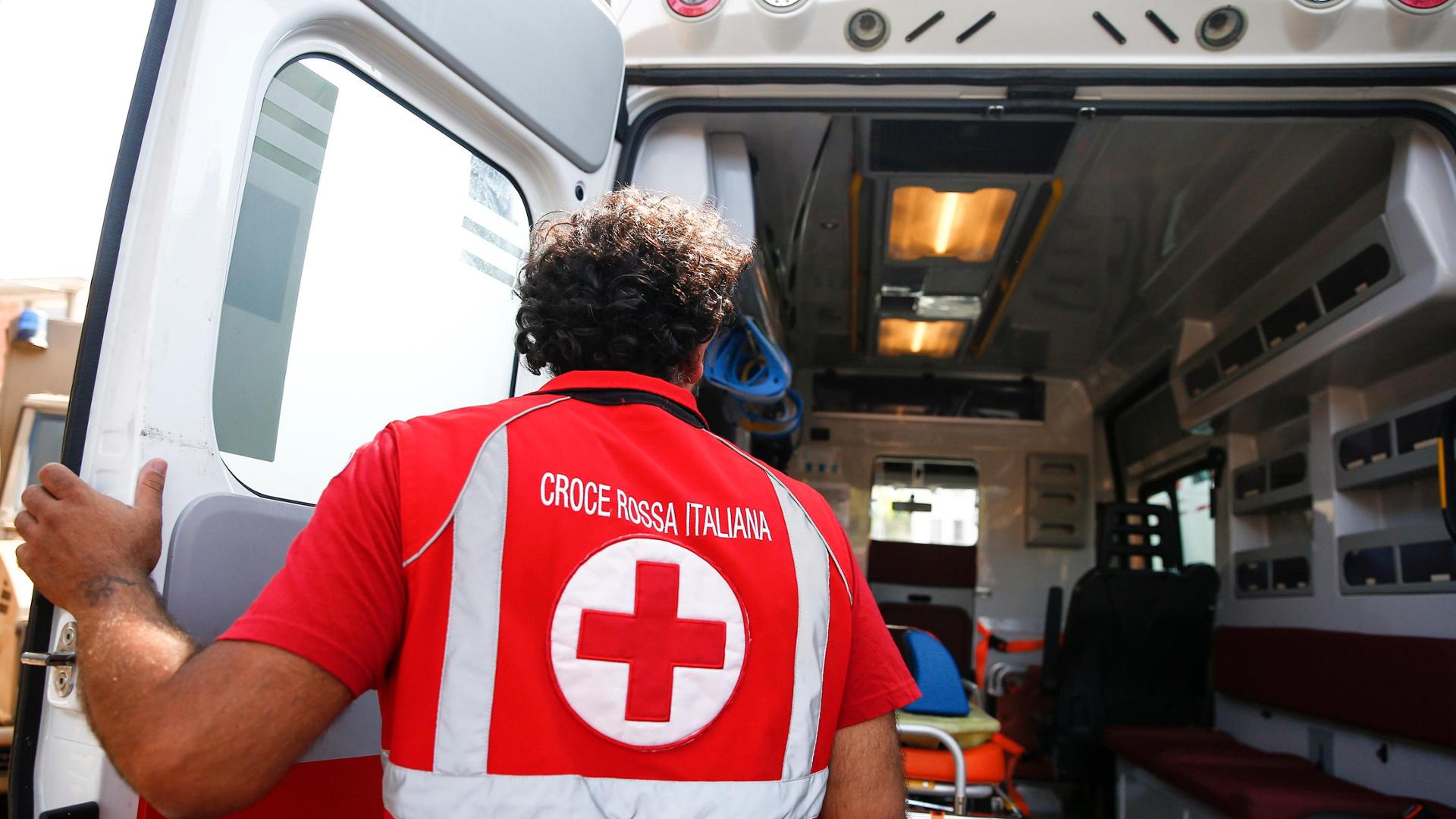 RAIDIN Acrilico Carino Infermiera Orecchini Pendenti per Donne Ragazze Mamma Medico Battito Cardiaco Apprezzamento Gioielli per la Settimana dell' infermiere RN Studenti Infermieri Laurea (Blu
