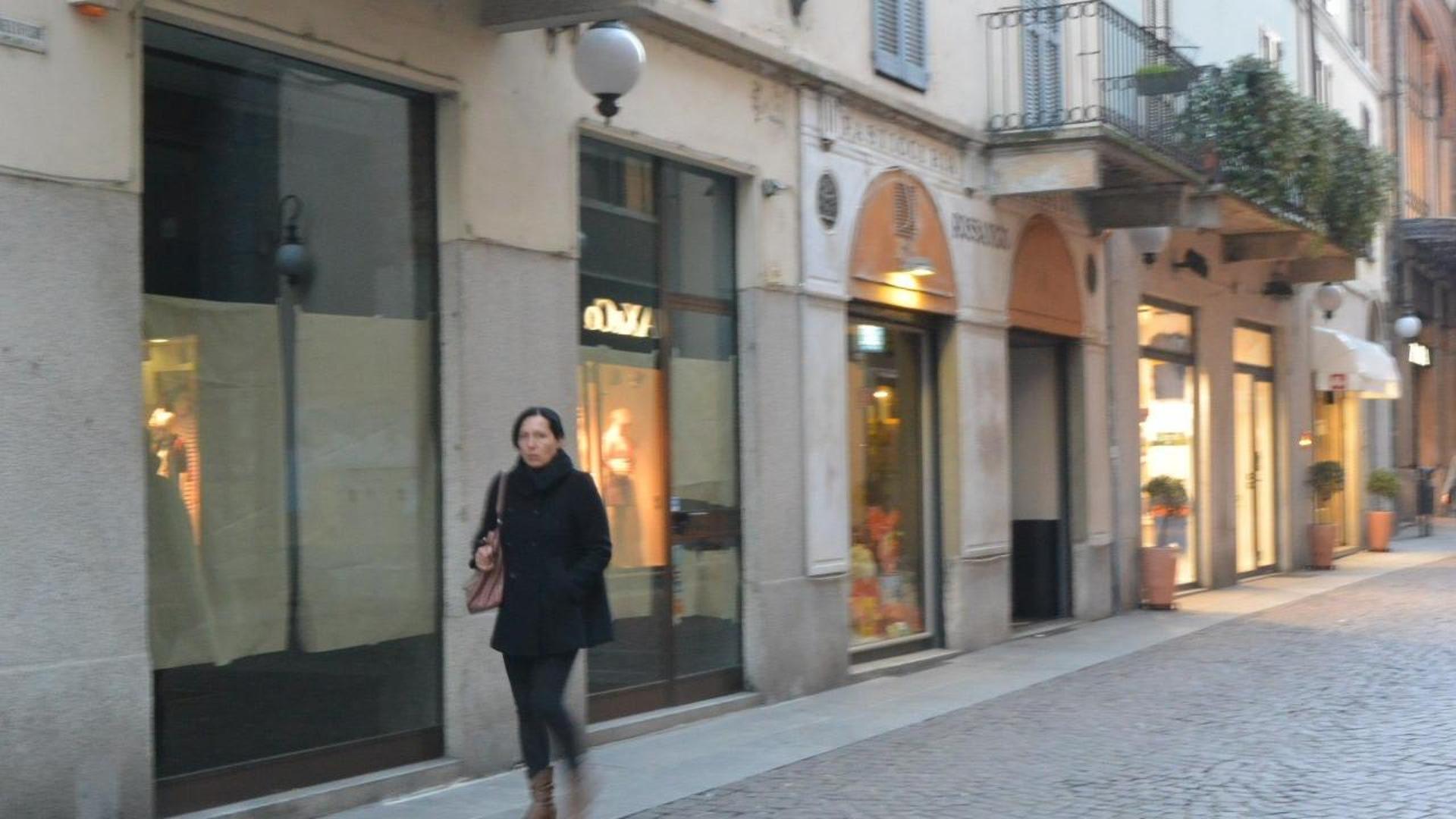 Torna a Novara il “Black Friday”, ottanta negozi in centro aderiscono ...