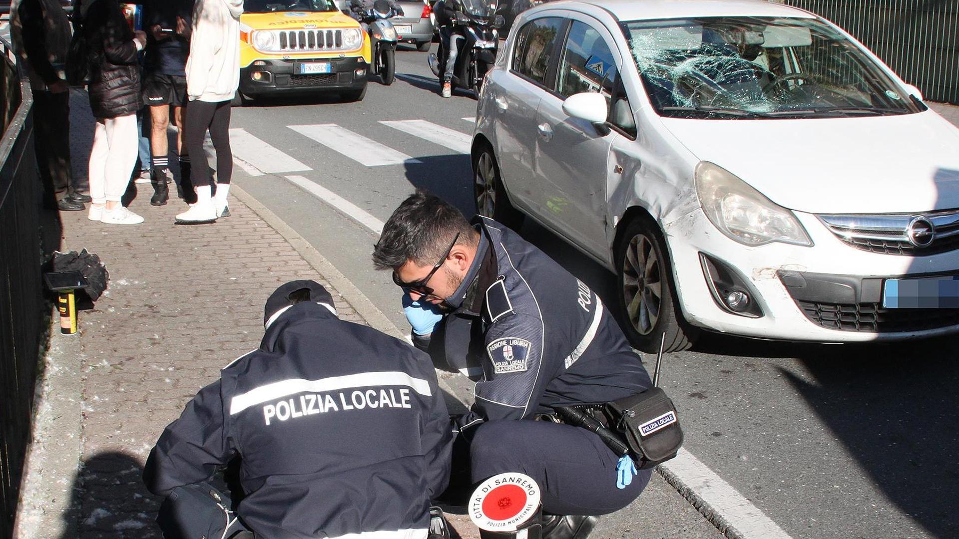 Travolta da un’automobile mentre attraversa la strada gravissima donna ...