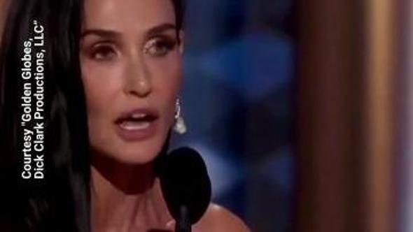 Golden Globe, il discorso di Demi Moore sui "momenti in cui pensiamo di non essere abbastanza"