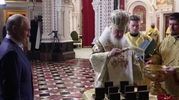 Russia, Putin fa benedire al patriarca Kirill le croci di guerra da assegnare ai militari