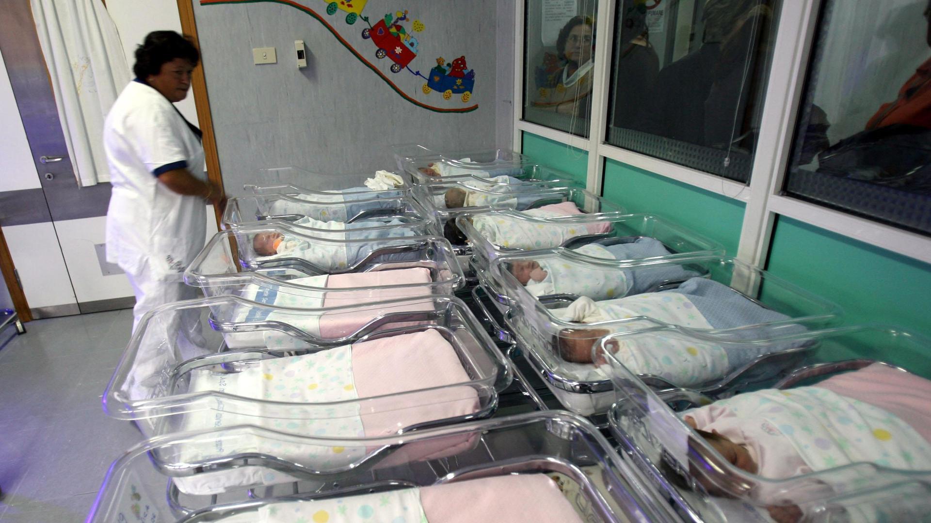 Bonus mamme 2025, requisiti e a chi spetta: i chiarimenti Inps - La Stampa