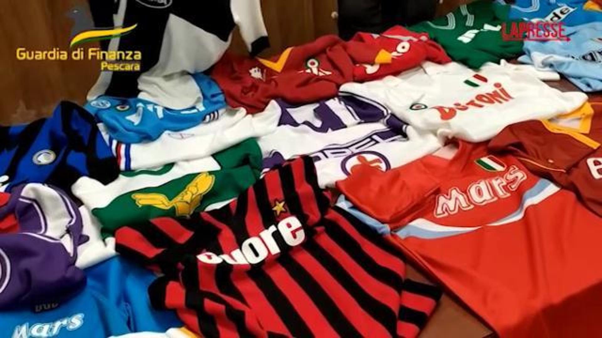 Tonnellate di abiti usati e scarpe contraffatte: maxi sequestro tra