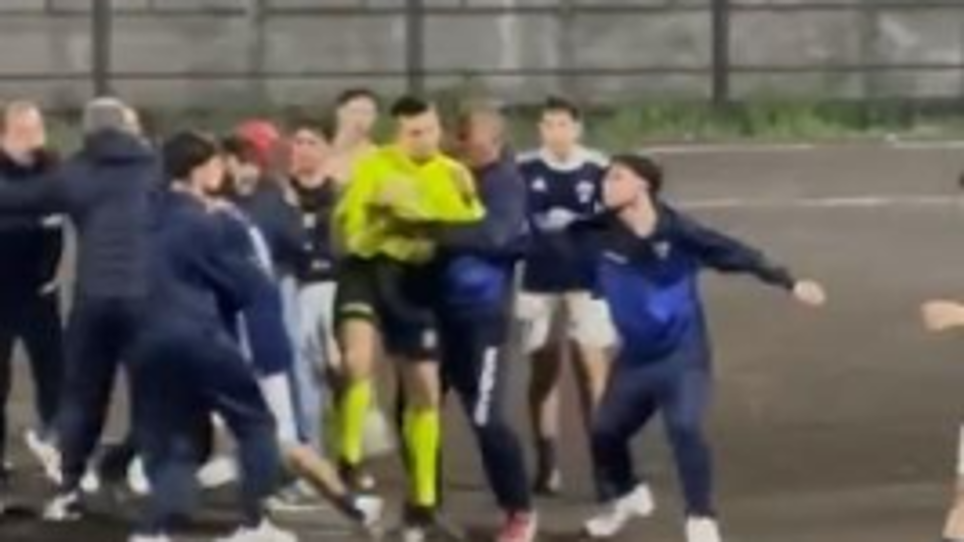 Maillot Arbitre Diadora TG S - AIA Associazione Italiana Arbitri - Jaune, Manches Courtes (NEUF Avec étiquettes)