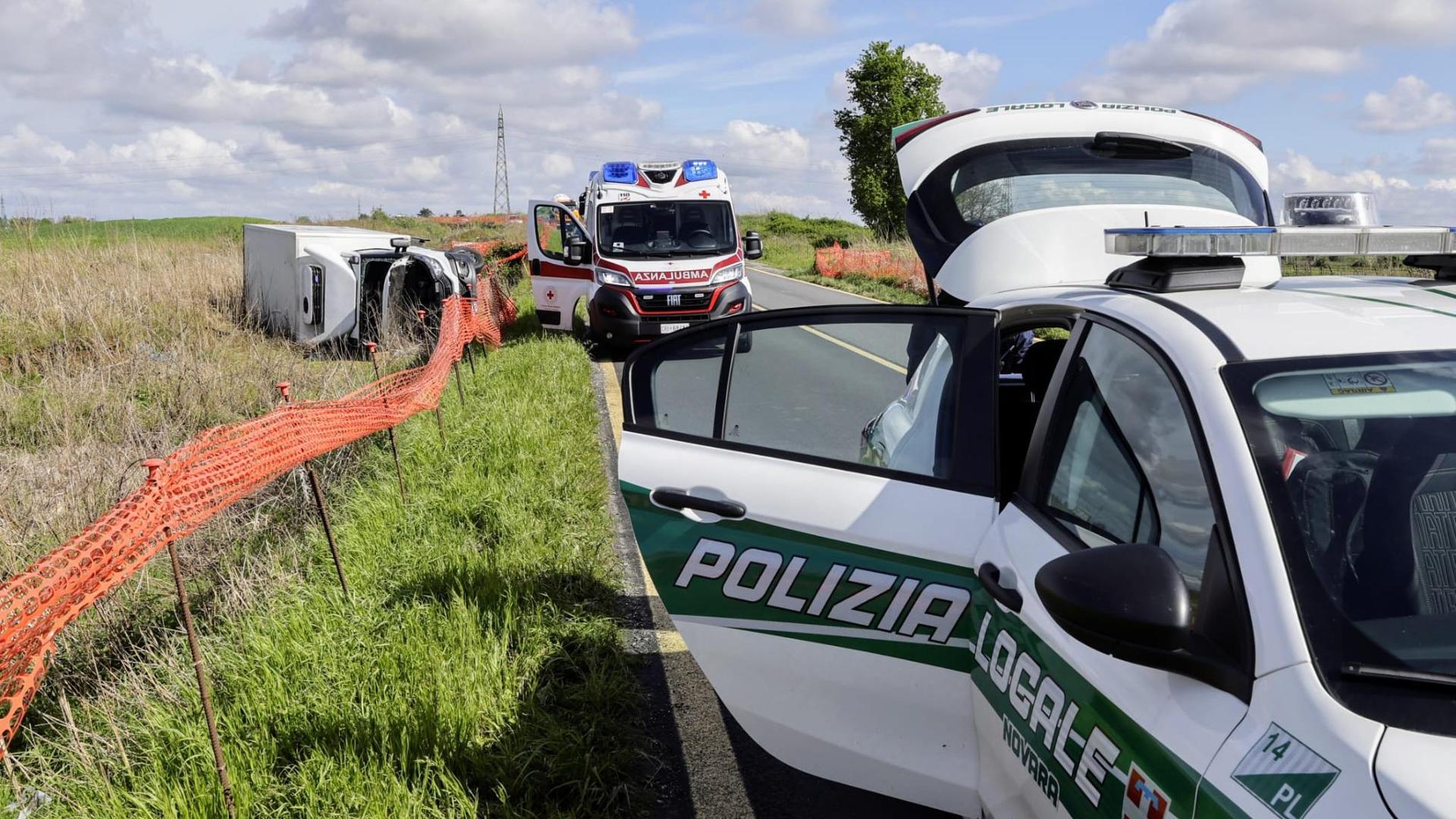 Furgone esce di strada tra Novara e Garbagna, una persona lievemente ...