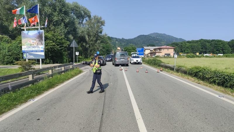Incidente tra moto e furgone a Fondotoce: un ferito e traffico in tilt ...