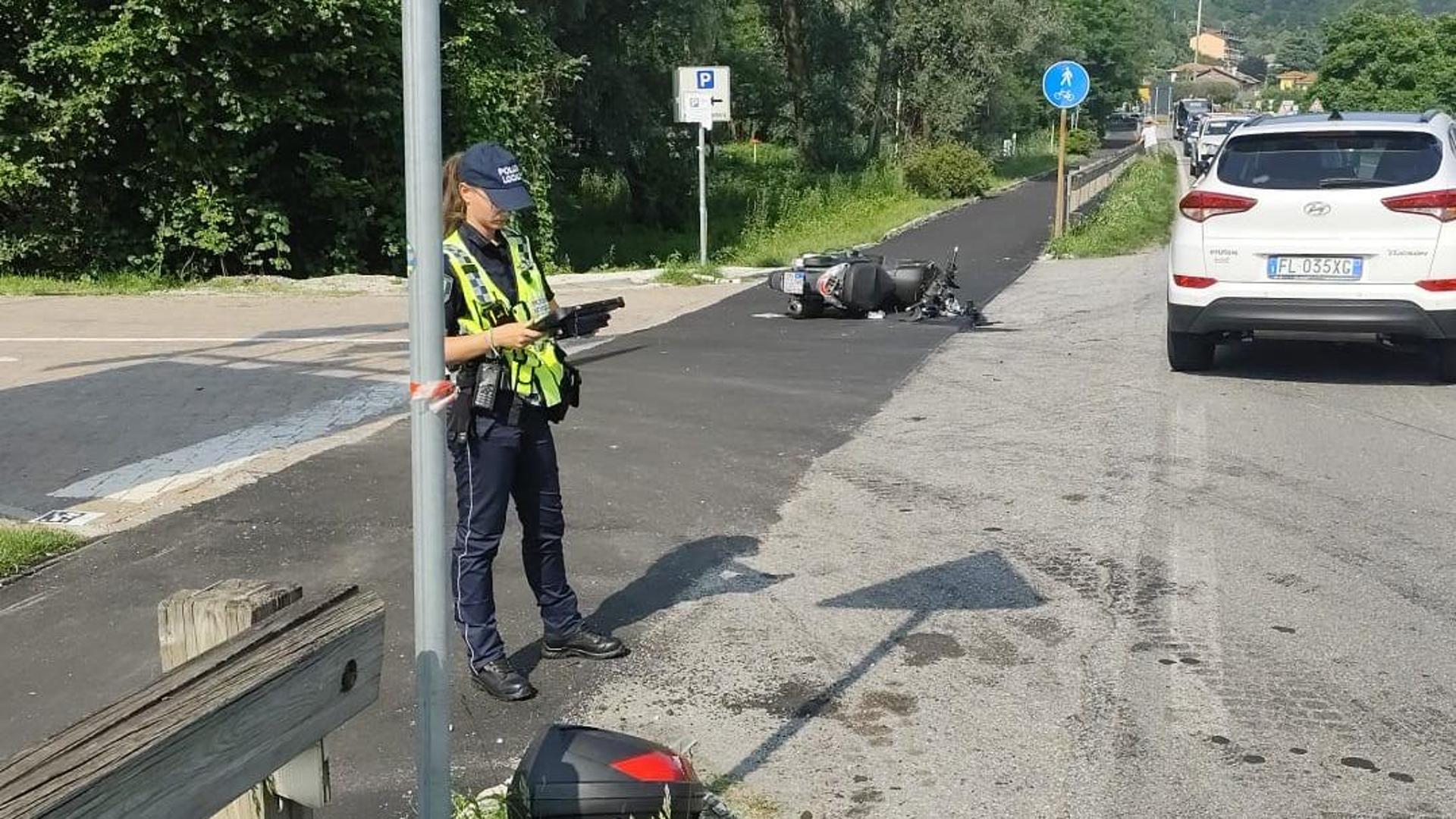 Incidente tra moto e furgone a Fondotoce: un ferito e traffico in tilt ...