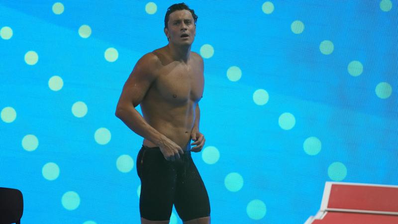 La piccola Grazia, la malattia e la sua passione per il nuoto: ora torna in acqua con il campione Martinenghi