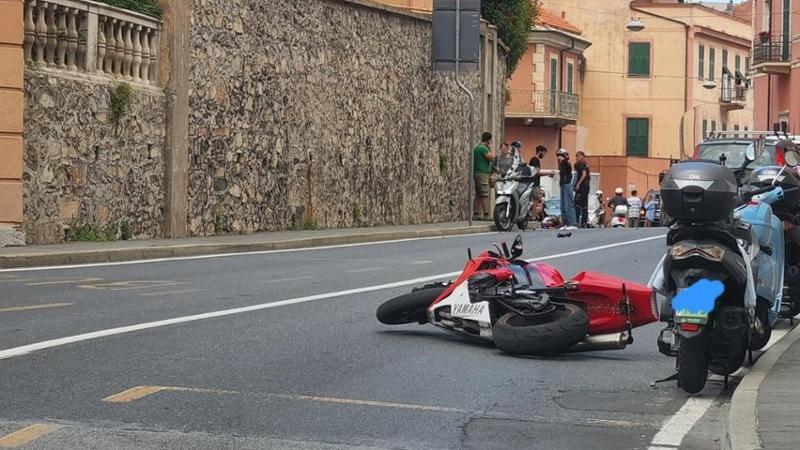Finale, brutto incidente sull’Aurelia tra una moto e un’auto: grave il ...