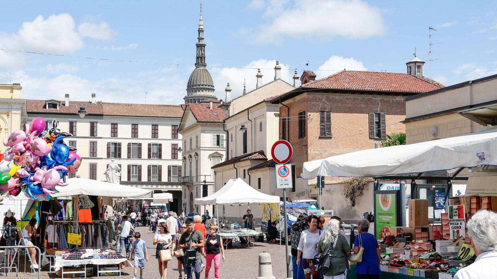 A Novara in centro è tornata la Fiera d’agosto con più di duecento ...