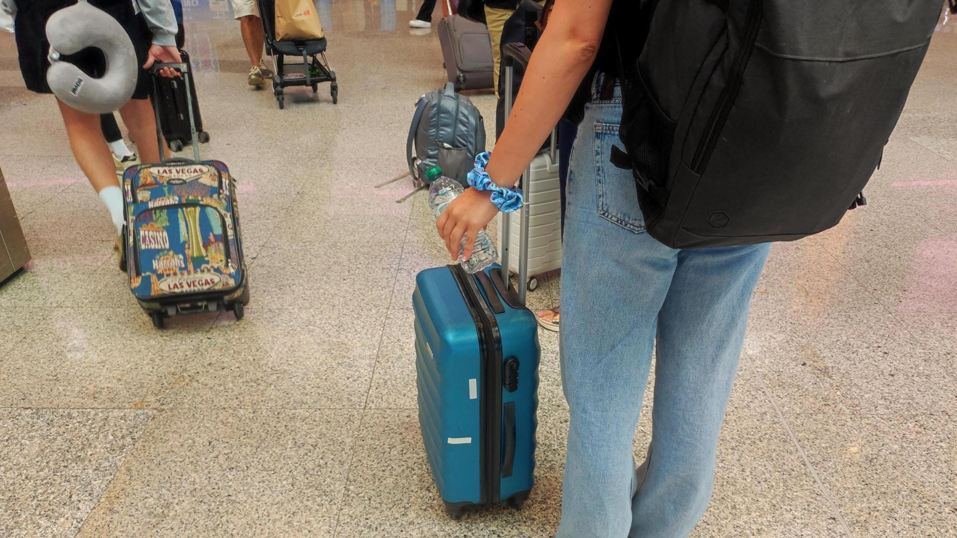 Caos liquidi in aeroporto, 130 euro per il bagaglio in stiva
