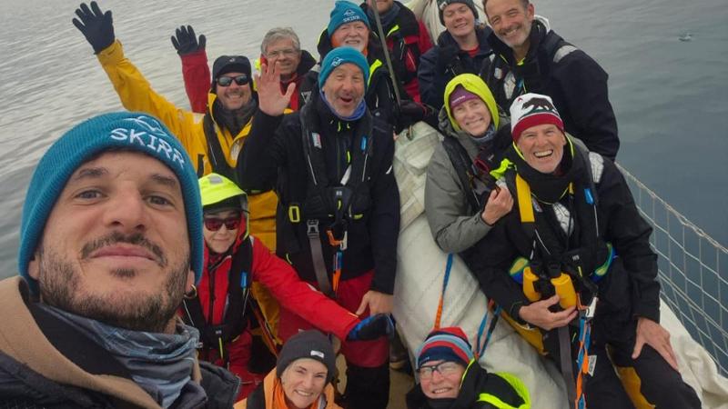 Drizza Randa Oltre il Circolo polare artico, navigando insieme a un orso polare - La ...