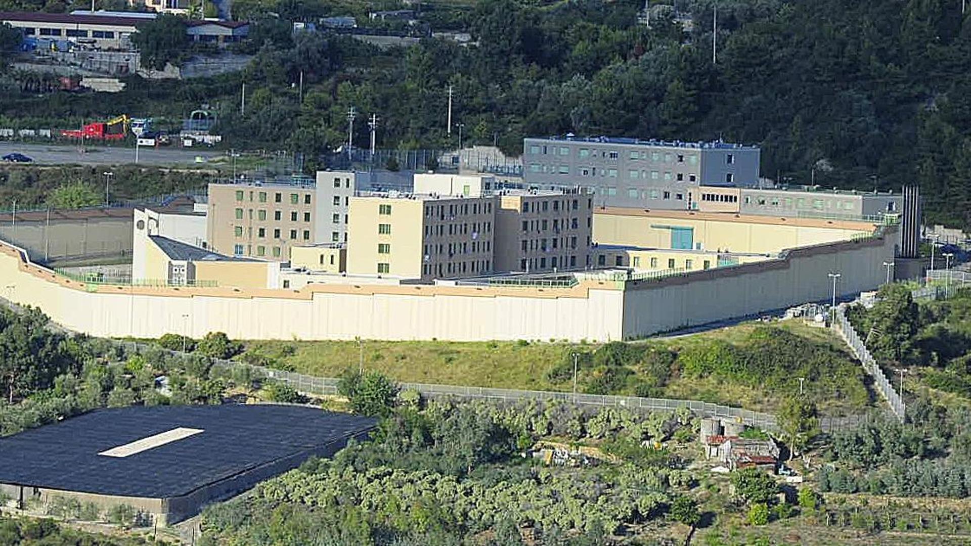 Strutture sovraffollate, ma diminuisce la popolazione carceraria, accade nelle case circondariali di Imperia e di Sanremo