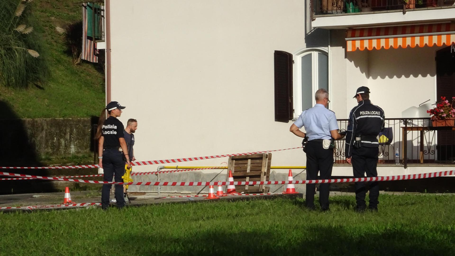 Verbania, cede una grata e fa un volo di quattro metri: grave una donna ...