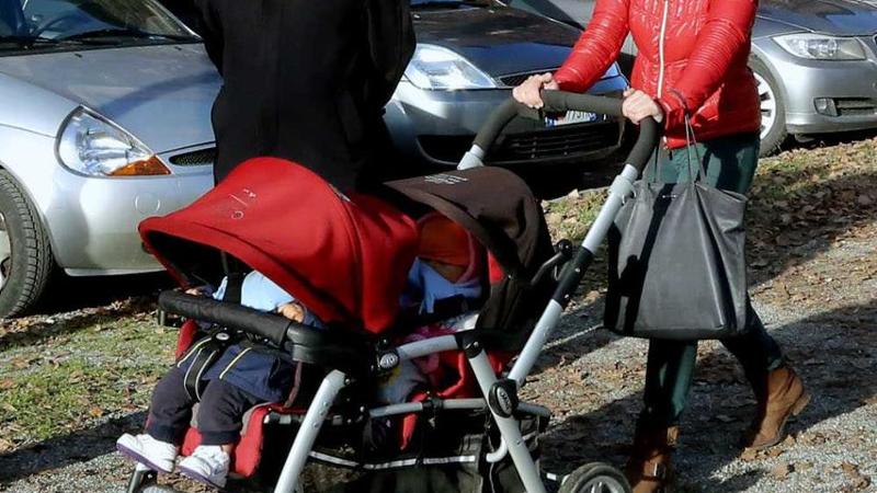 Bino Passeggino grande per bambole a tre ruote - Carrozzine per bambole
