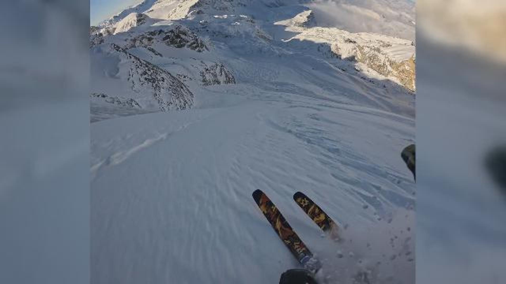 Svizzera, sciatore "inseguito" da una valanga durante un fuoripista: la ...
