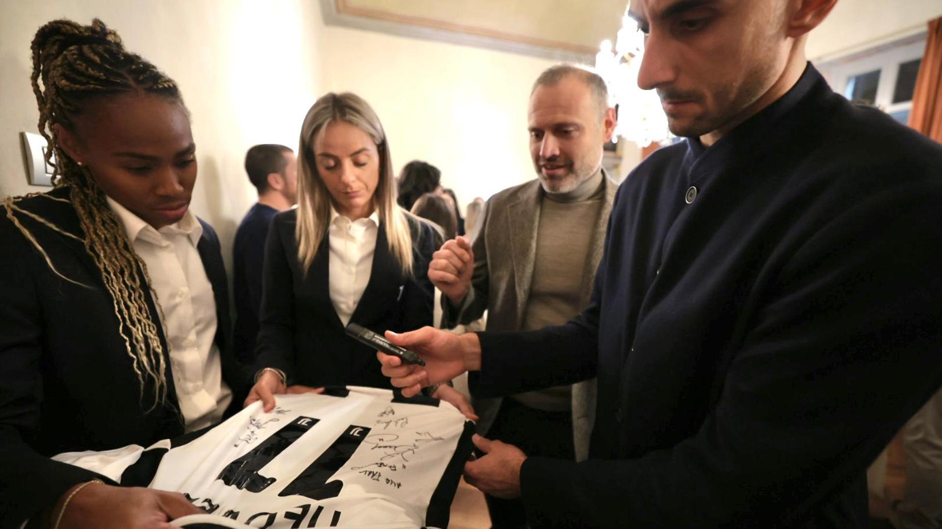 Image for Il bianconero Mattia Perin ospite della Balocco a Fossano