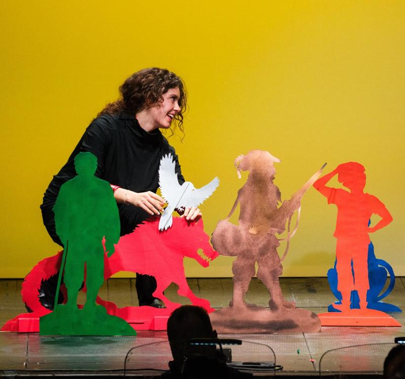 Pierino e il lupo al Piccolo Regio, magia del teatro d’ombre - La Stampa