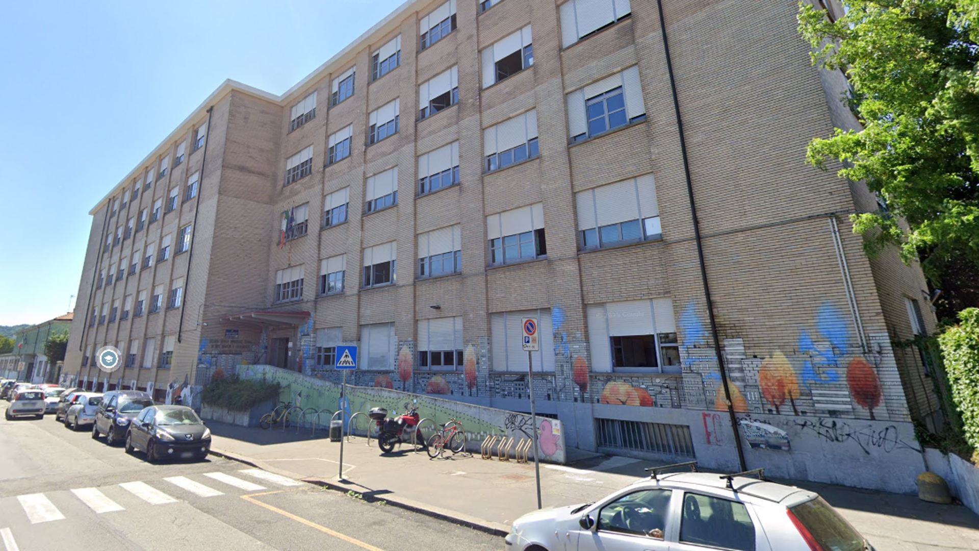 Paravia Guasto all’istituto Bodoni Paravia di Barriera di Milano, studenti in ...