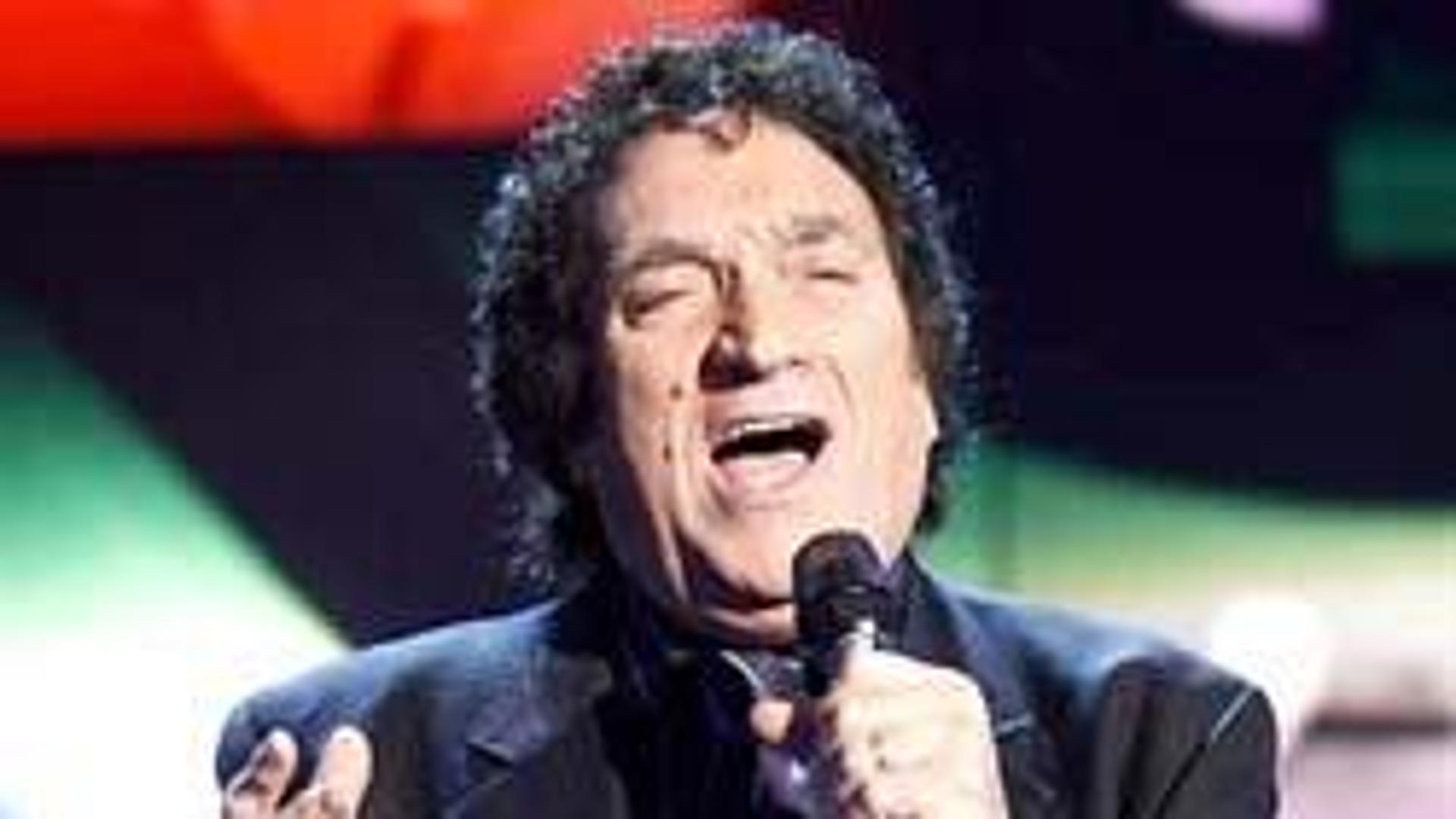 トニー・ダラーラが亡くなり、彼は「カム・プリマ」と「ロマンティカ」でイタリアの音楽を変えました。