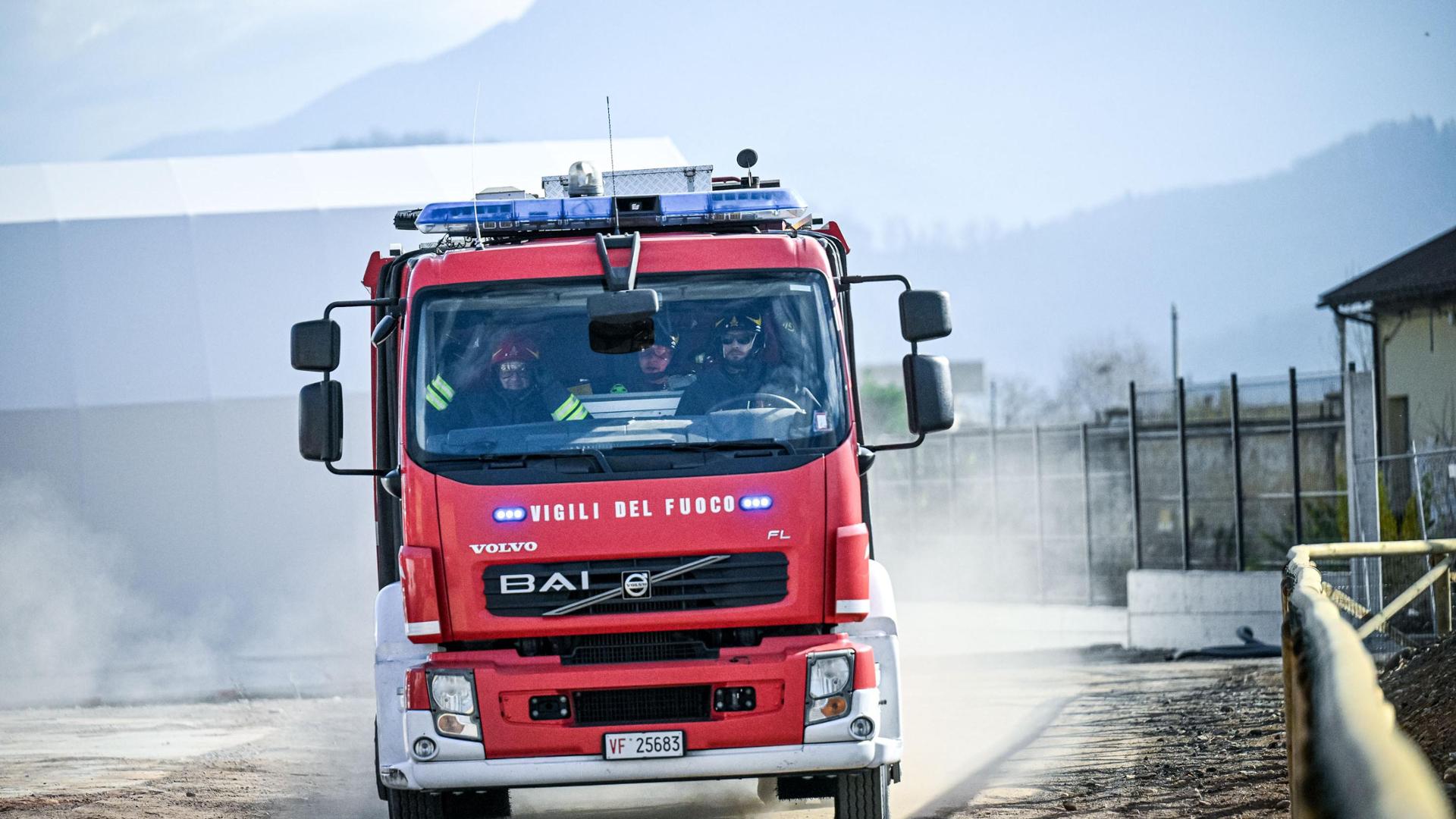 In auto si schianta contro un camion a Revello: muore a 20 anni, è l ...