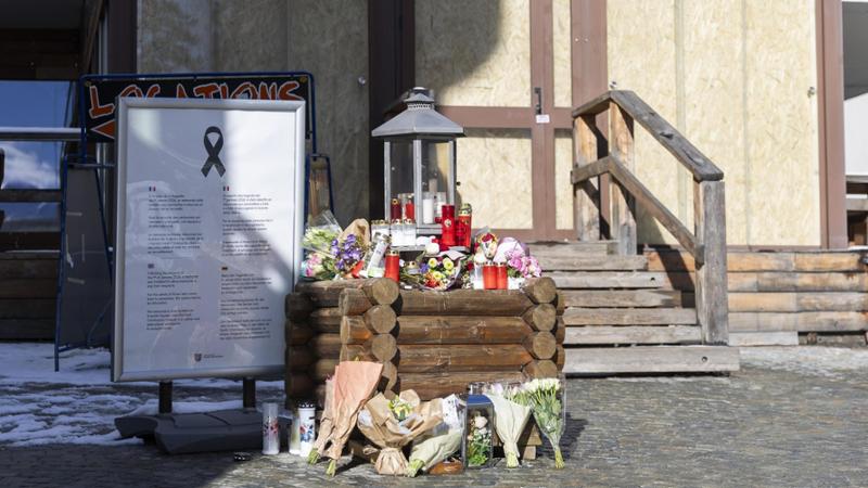 Crans-Montana, il pasticcio delle telecamere: “La polizia ha cancellato i video fuori dal bar”