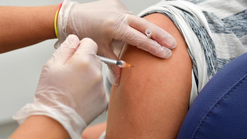 Danni neurologici a una donna dopo il vaccino Covid Pfizer, la Corte d’appello conferma il “nesso”