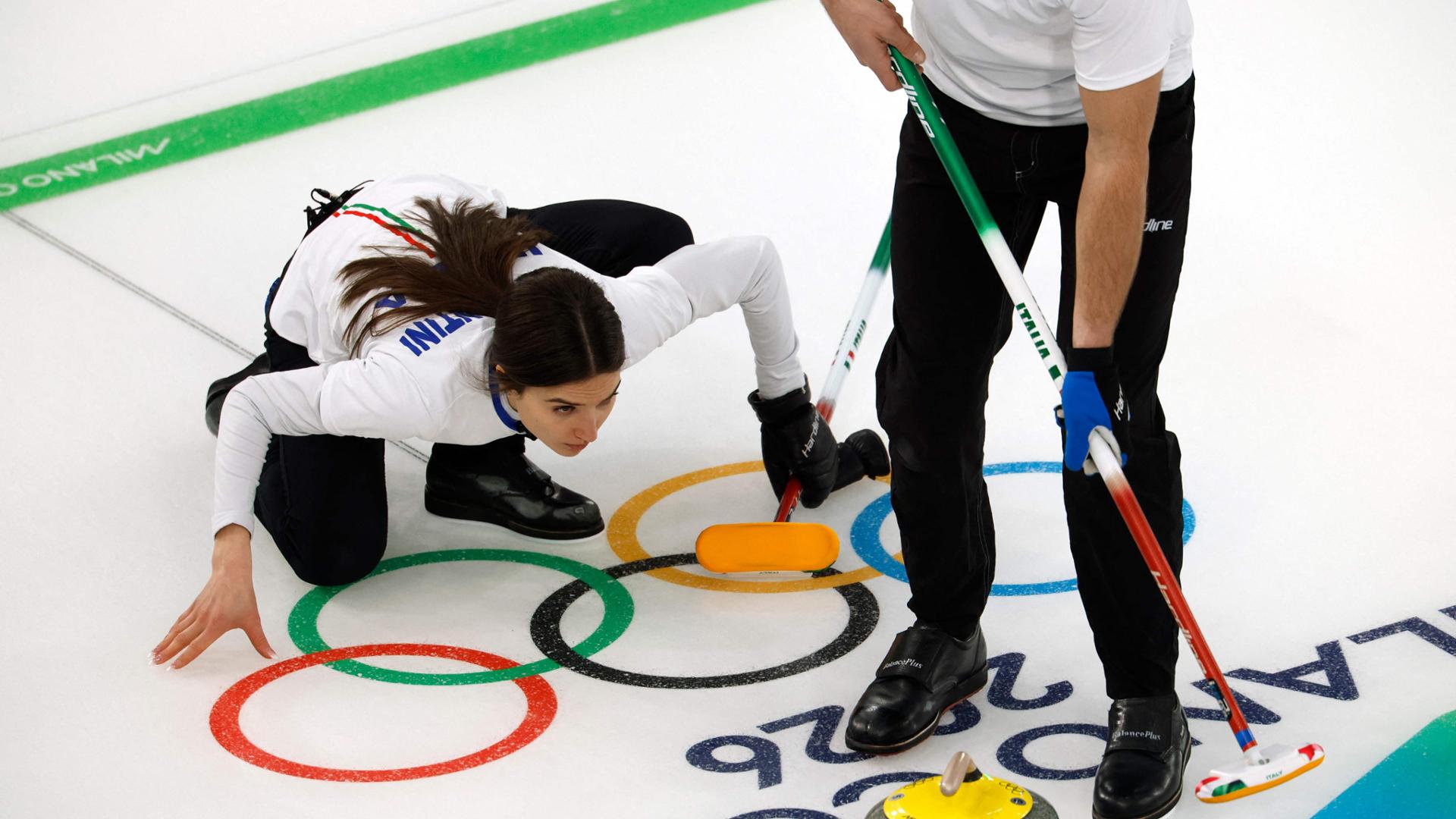 Olimpiadi di Milano-Cortina, il calendario di oggi: prima vittoria azzurra nel curling