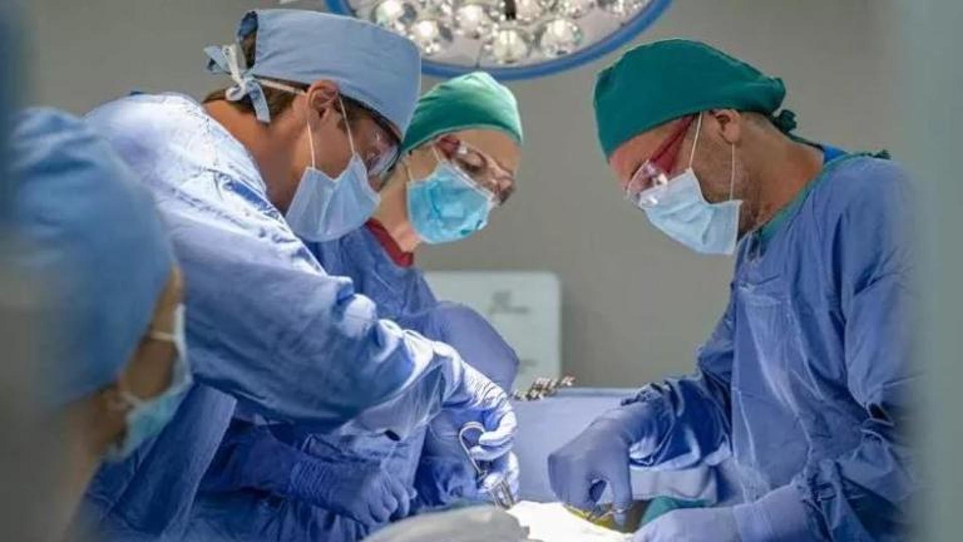 Nella sofferenza di Tommy batte il cuore di un paese