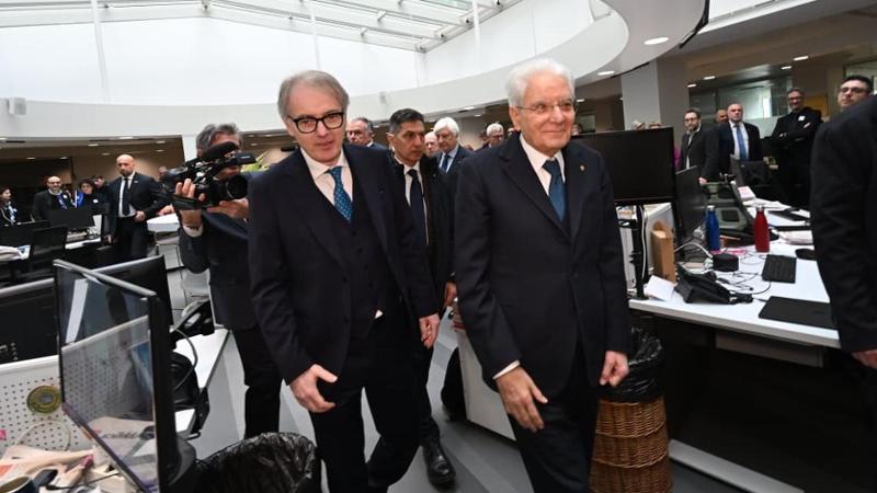 Mattarella a La Stampa, la solidarietà per il blitz e gli auguri per il futuro: “I giornali pilastro della democrazia”