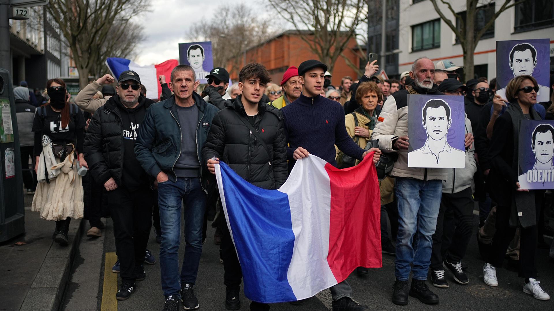 Perch&eacute; quel corteo dell&rsquo;ultradestra &egrave; un favore a Le Pen