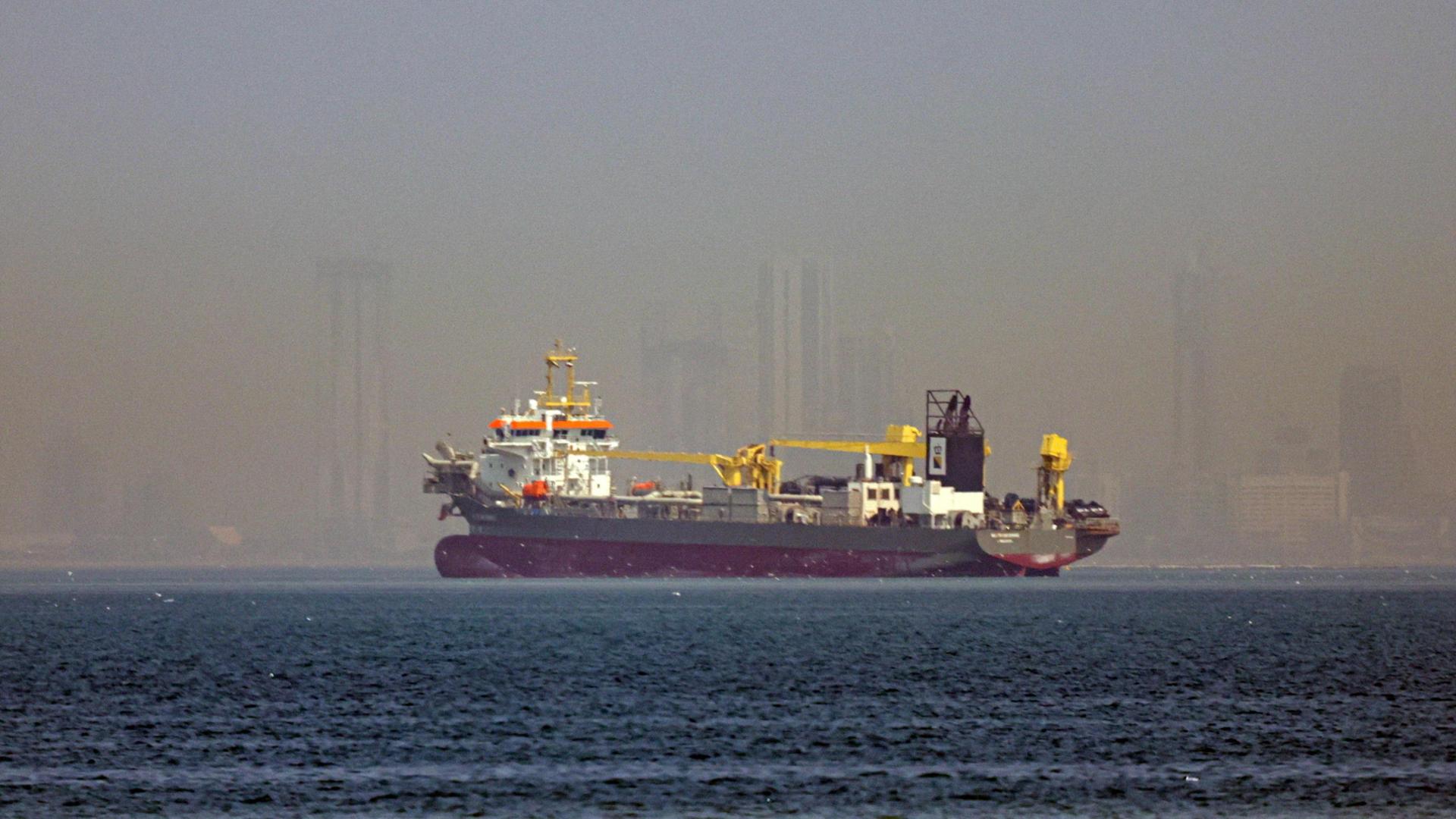 L&rsquo;imbuto di Hormuz e l&rsquo;ombra sui mercati