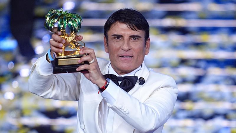 Sal Da Vinci rinvia la festa per Sanremo nel giorno dei funerali di Domenico: “Il bimbo prima di tutto”