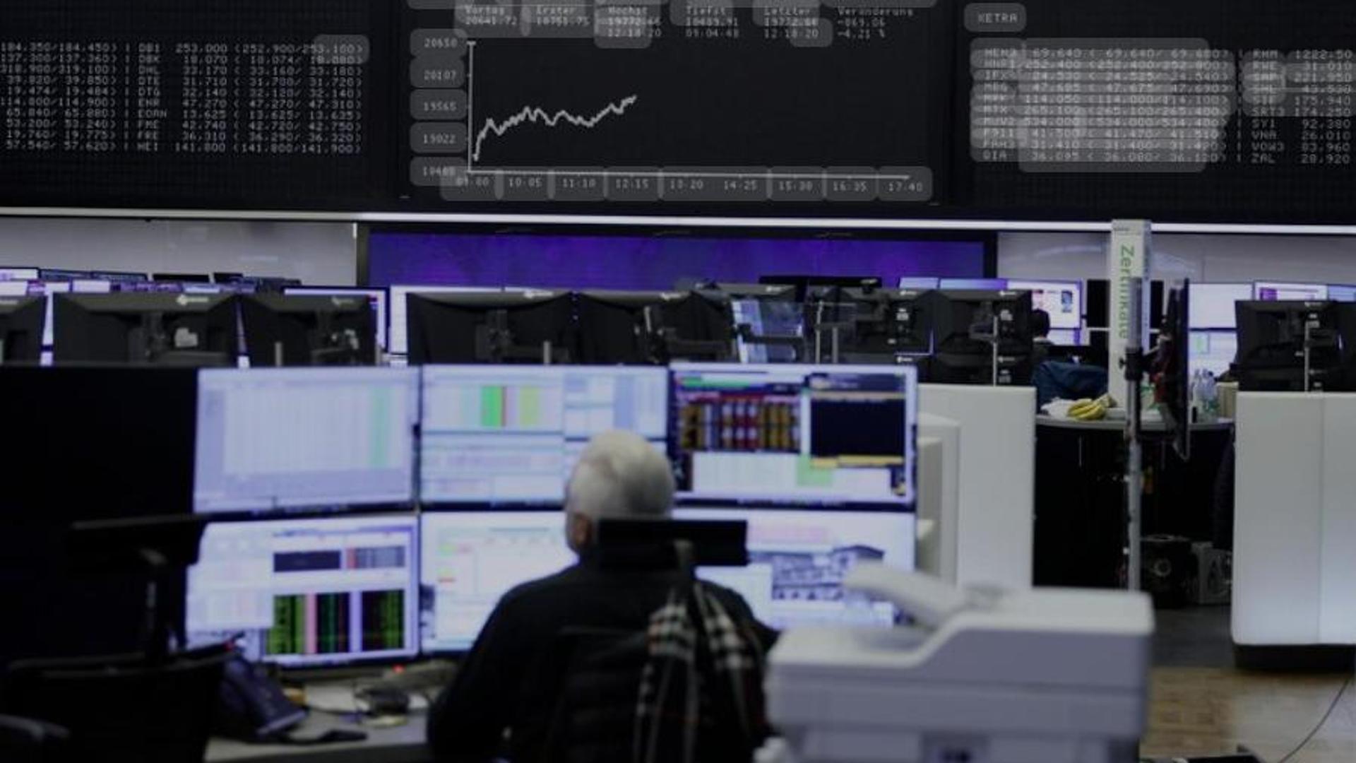 Nuovo record del petrolio, il Brent vola a 90 dollari a barile. Diesel verso i 2 euro al litro